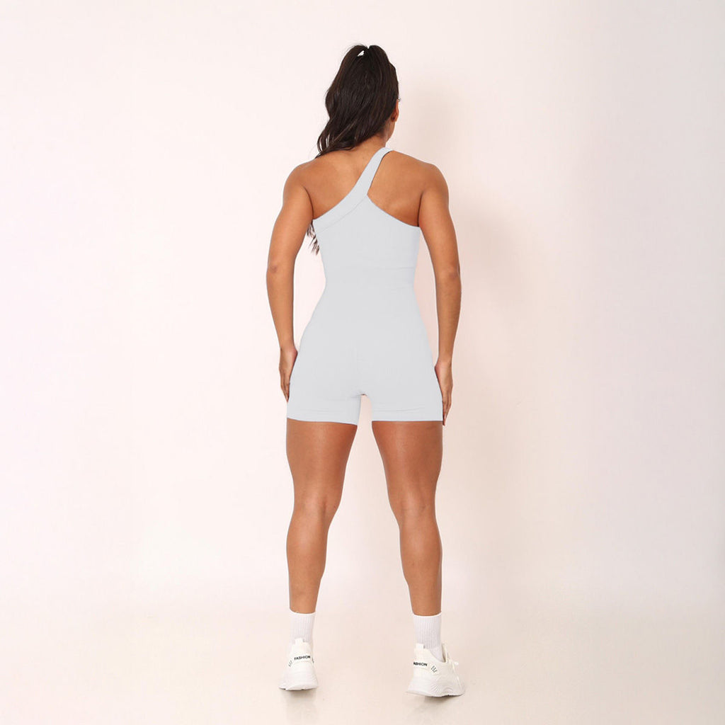 Macacão Shorts cinza gelo de um ombro empina bumbum