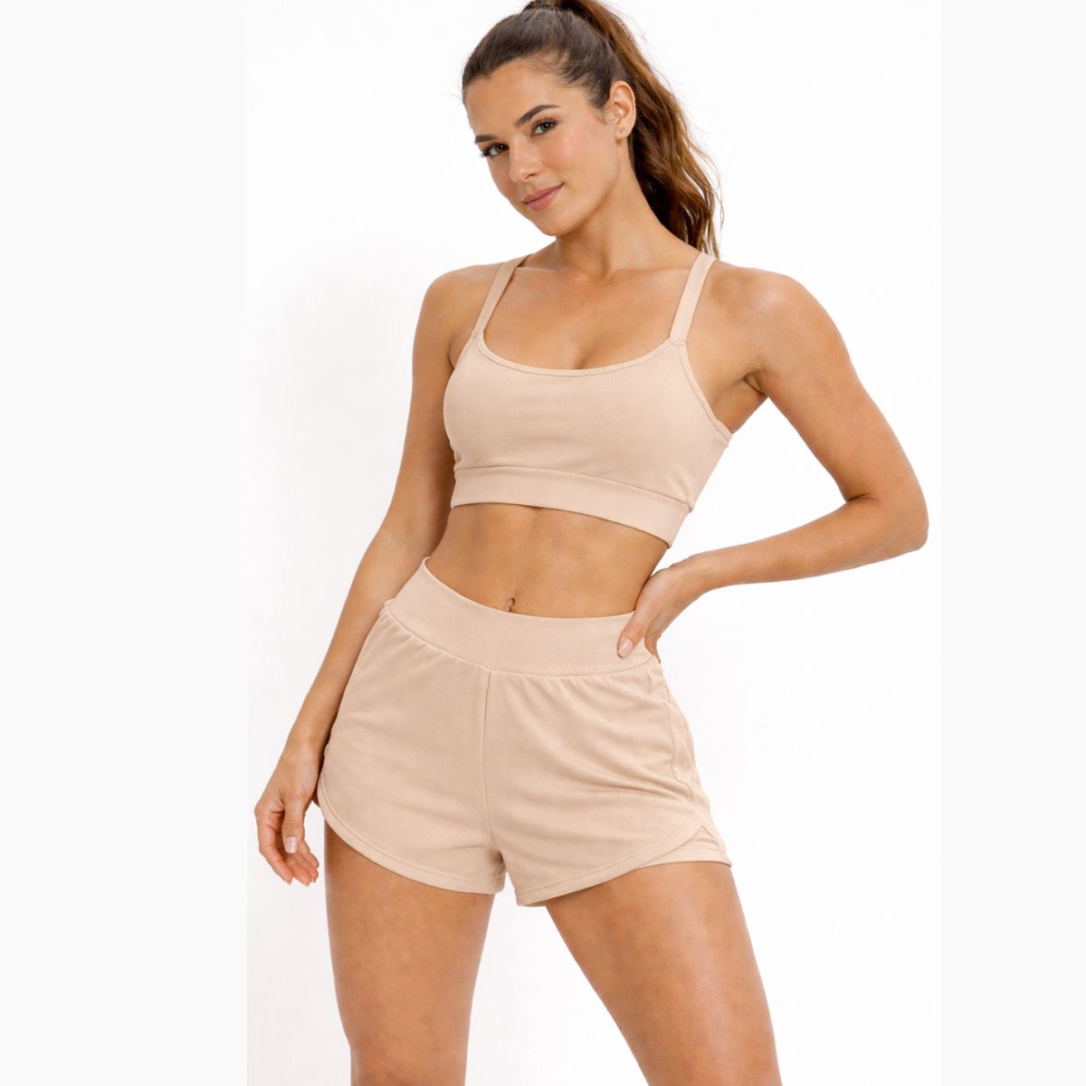 Conjunto Fitness Feminino com Top e Shorts Duplo Bege Nude
